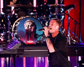 Ryan Tedder fue otro de