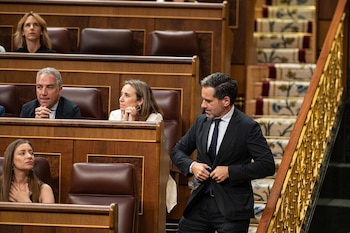 28/05/2026 El diputado del PP, Borja Sémper, durante una sesión plenaria, en el Congreso de los Diputados, a 28 de mayo de 2026, en Madrid (España). Durante el pleno de hoy, la cámara ha recibido la presentación del informe del Defensor del Pueblo correspondiente a la gestión realizada durante el año 2025. Además los diputados votan la convalidación o derogación del Real Decreto-ley por el que se modifica la aportación de los usuarios y sus beneficiarios en la prestación farmacéutica ambulatoria, que entró en vigor el pasado 13 de mayo.
POLITICA
Isa Saiz - Europa Press