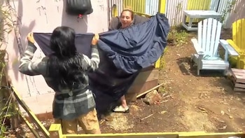 La Casa de los Famosos México 2026 en vivo hoy: Mariana Ochoa y Ximena Herrera se baña al aire libre en el Exilio