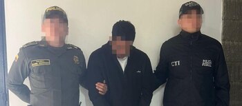 - crédito Policía Nacional