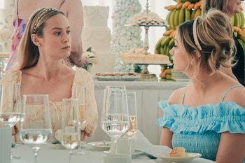 Brie Larson y Abby Elliott en "The Bear"