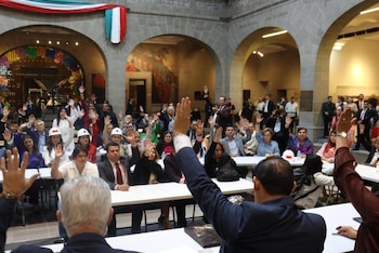 Senadores de Morena aprobaron vía