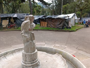 Infobae visitó los cambuches en