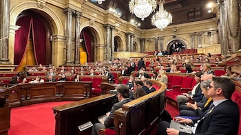 El Parlamento de Cataluña aprueba