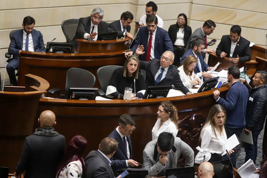 La ley de Sometimiento fue aprobada en primer debate en las Comisiones Primeras Conjuntas del Congreso (Colprensa)