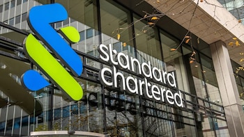 Standard Chartered recortará más de 7.000 empleos para impulsar su rentabilidad