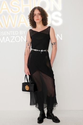 Ella Emhoff es graduada de