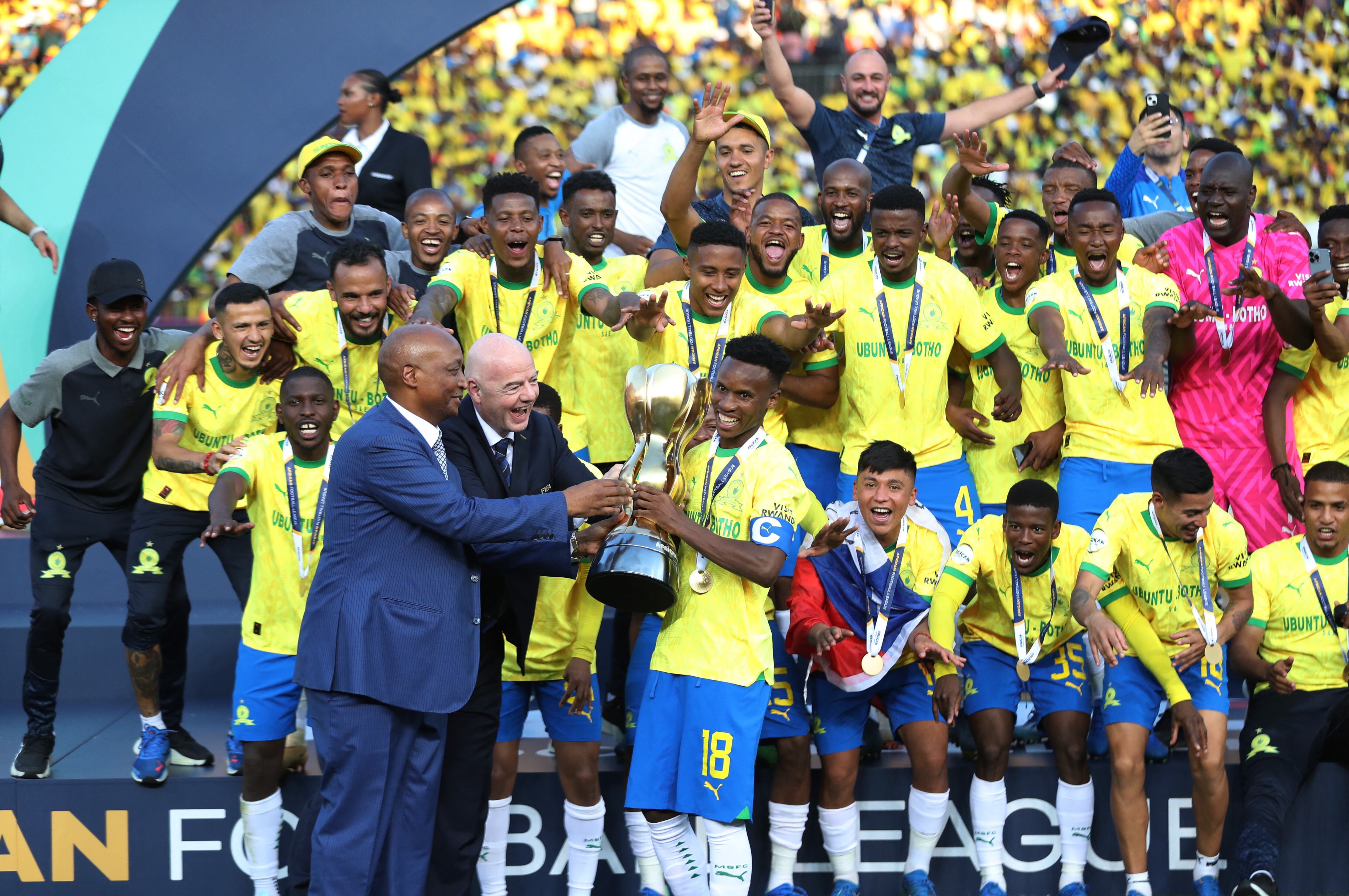 Themba Zwane ha tenidos dos etapas con el club sudamericano - crédito Siphiwe Sibeko/ REUTERS