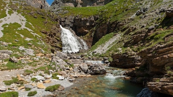 Las cascadas más bonitas de Huesca: ermitas medievales, fósiles marinos y piscinas naturales