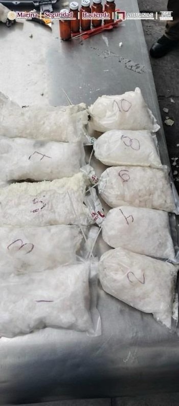Encuentran en el AICM metanfetamina dentro de una maquina para carpintería: tenia como destino Australia. Semar