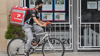 Trabajador de plataformas (TELAM)