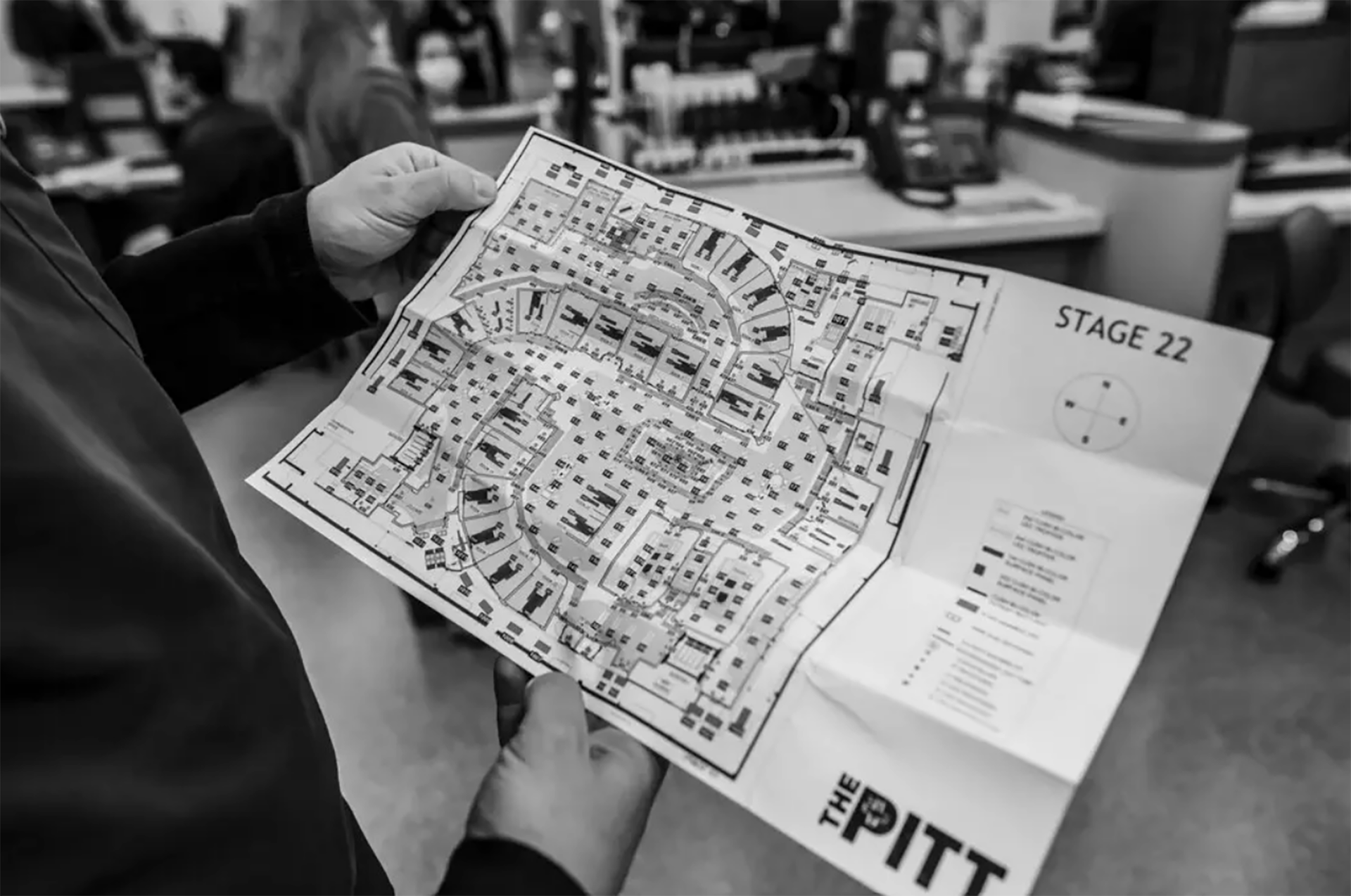 El set fue diseñado para tener iluminación superior como un hospital, en parte para que las cámaras pudieran cambiar los ángulos rápidamente