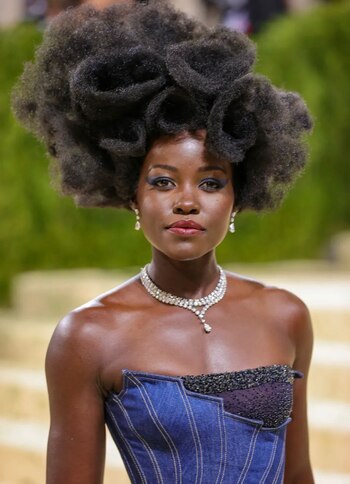 Lupita Nyong'o se roba las