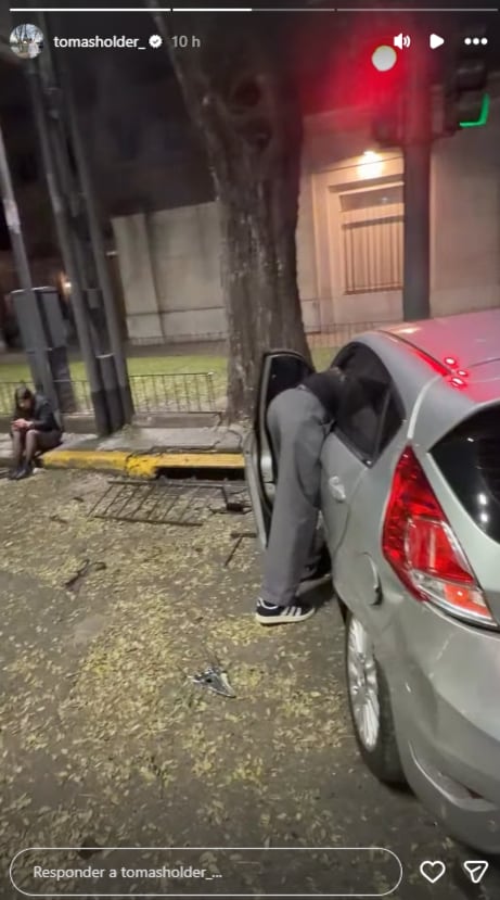 El influencer mostró las imágenes del siniestro automovilístico que tuvo en plena avenida de la ciudad de Buenos Aires.