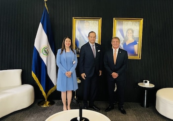 Visita oficial del canciller Martínez-Acha Vásquez a El Salvador coincide con la celebración de los 117 años del establecimiento de relaciones diplomáticas bilaterales entre ambos países. (Cancillería)