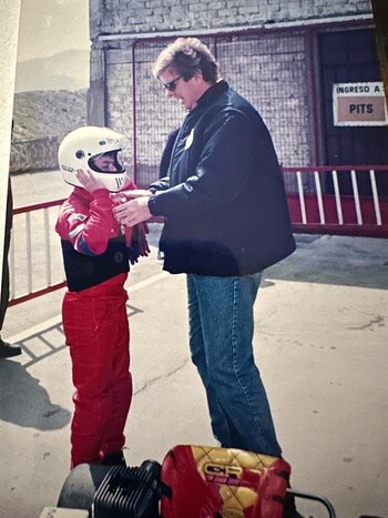 Raúl Orlandini Griswold (izquierda) recibió
