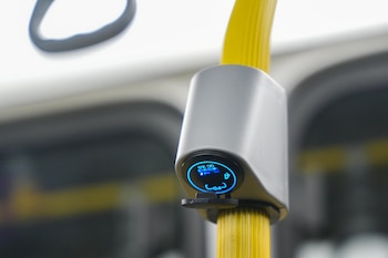 La nueva flota de 68 buses eléctricos del Sitp reemplaza unidades antiguas y marca un avance en la movilidad sostenible de Bogotá - crédito TransMilenio