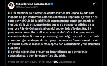 La gobernadora Nubia Córdoba denunció que el ELN bloqueó la vía Quibdó-Medellín con dos buses de Rápido Ochoa en el sector de Toldas - crédito X