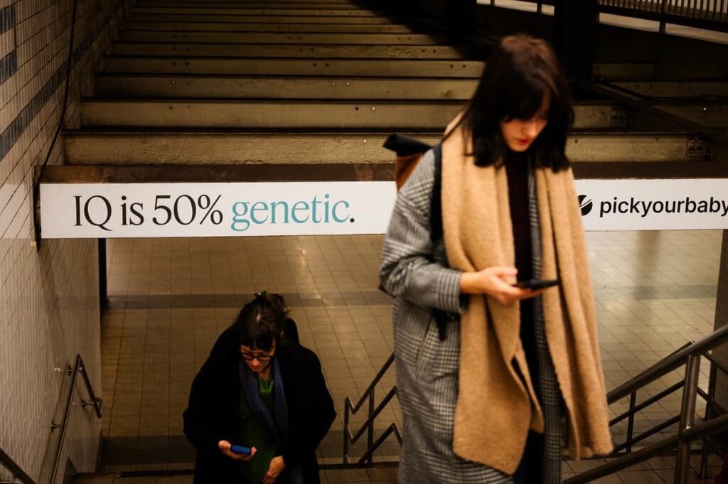 La startup biotecnológica registró un aumento del 1.700% en ventas tras el lanzamiento de su campaña publicitaria en el metro y zonas comerciales (Crédito: Nucleus Genomics)