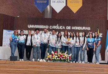 El equipo Hawks Mechanics representará a Honduras en el First Lego League Asia Pacific Open 2026, que se realizará del 9 al 12 de julio en Sídney, Australia. Los estudiantes del Sunshine School obtuvieron su clasificación al certamen internacional tras alcanzar el segundo lugar en la competencia nacional de robótica. (Foto: Cortesia)