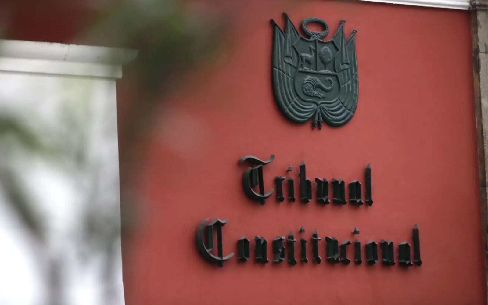El Tribunal Constitucional solo evaluará las leyes si recibe demandas dentro del plazo legal, porque no puede actuar de oficio.