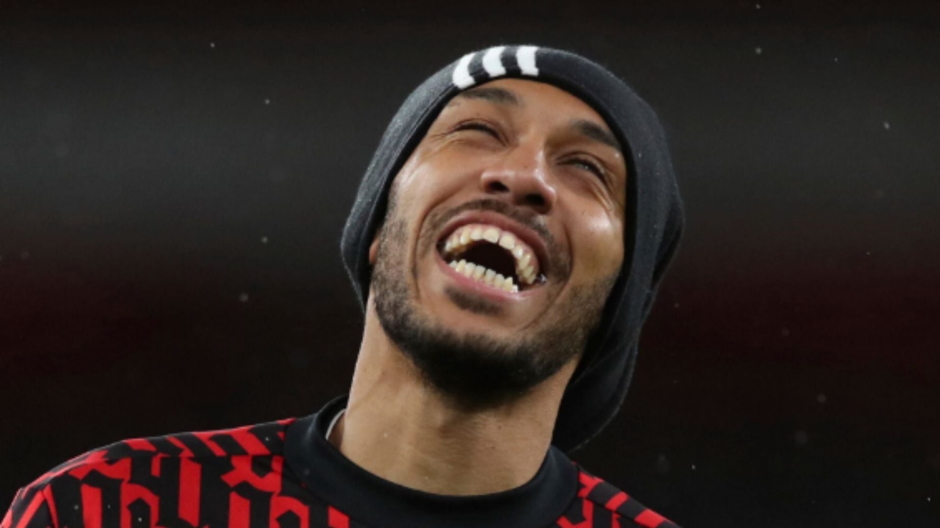 El ‘efecto Aubameyang’ ya se enamora en Riazor. (Peter Cziborra/AP)