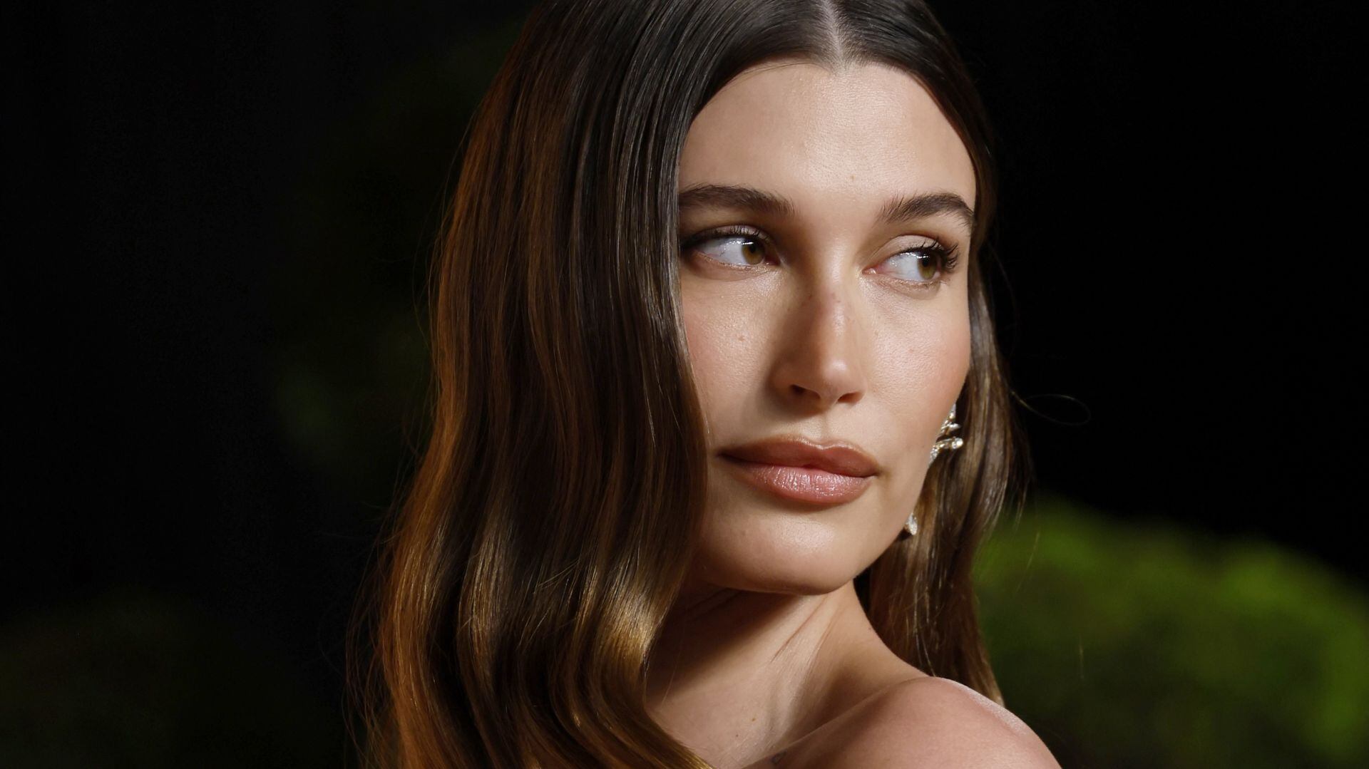 Hailey Bieber lanzó un misterioso mensaje a sus haters en redes sociales mientras Justin Bieber reflexionaba sobre el verdadero amor y la presión emocional (REUTERS/Danny Moloshok)