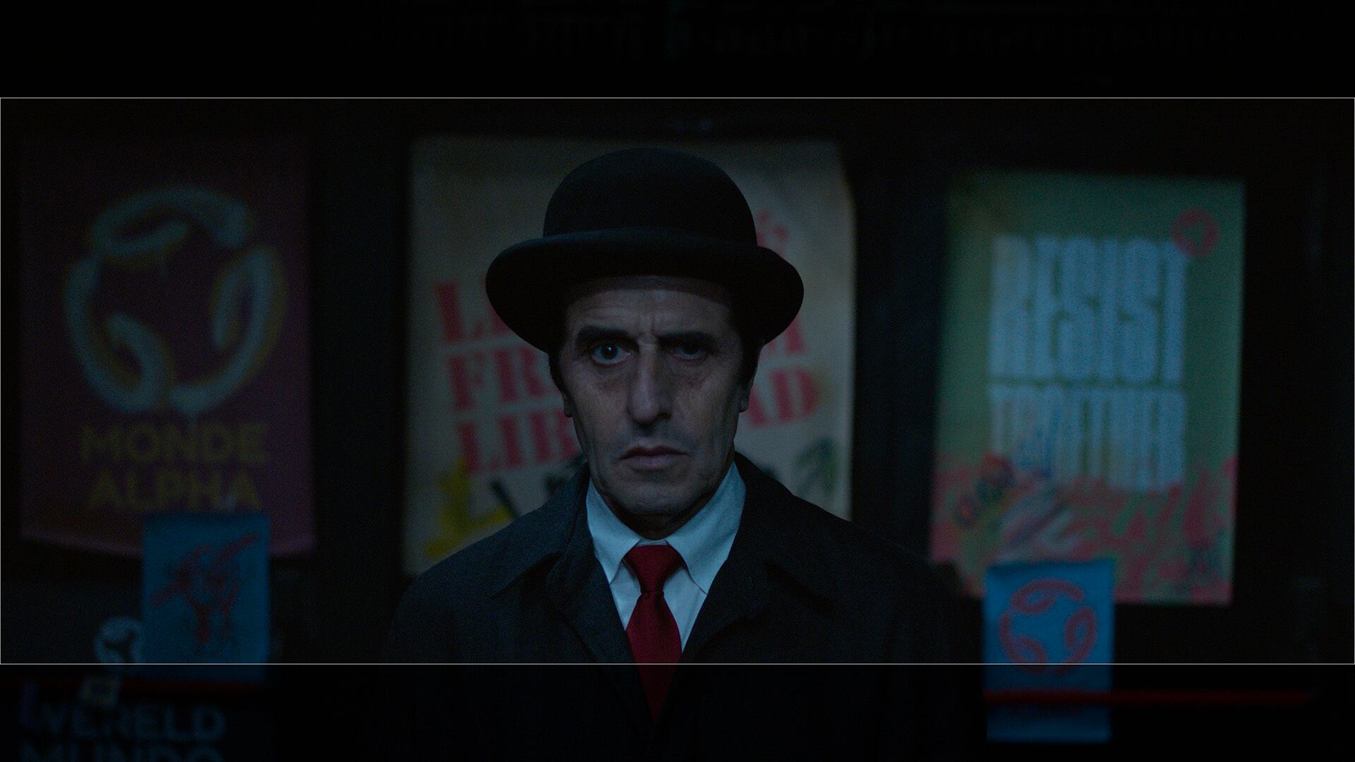 Con bombín. Juan Debré se viste como el personaje que admira.