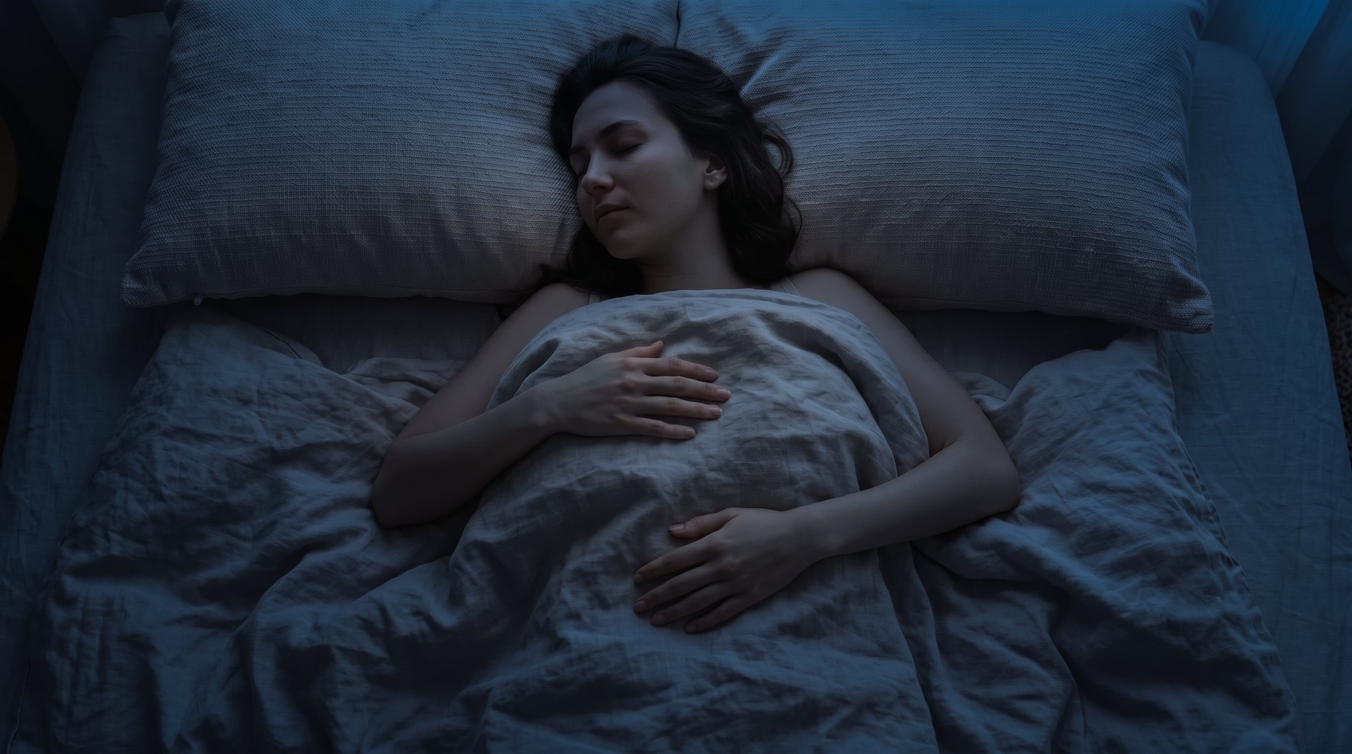 El descanso nocturno reduce el riesgo de infecciones gastrointestinales y alivia síntomas como la hinchazón, los calambres abdominales y la evacuación incompleta (Imagen Ilustrativa Infobae)