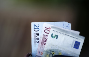 El euro, también llamada moneda única, es la moneda oficial de la Unión Europea. (Archivo Infobae/Agencias)