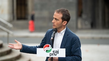 El PNV dice que las instituciones analizan las "exigentes" peticiones de la FIFA para ser sede del Mundial