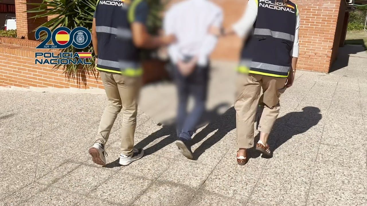 Detienen a un profesor de matemáticas de un colegio de Madrid por agredir sexualmente a al menos 9 menores