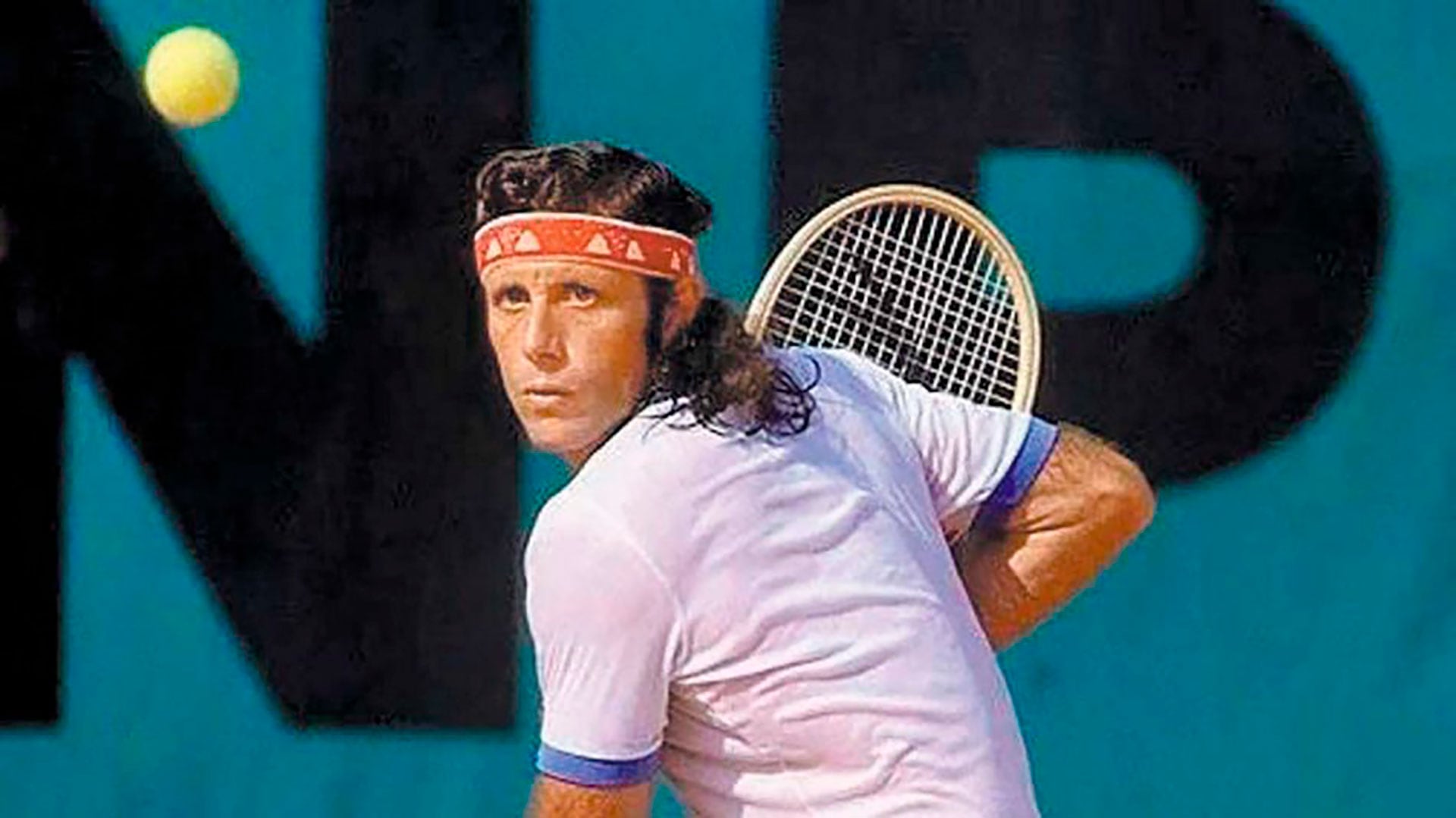 Vilas conquistó 62 títulos, entre los que se destacan cuatro Grand Slam: el US Open de 1977, Roland Garros de 1977 y el Abierto de Australia de 1978 y 1979