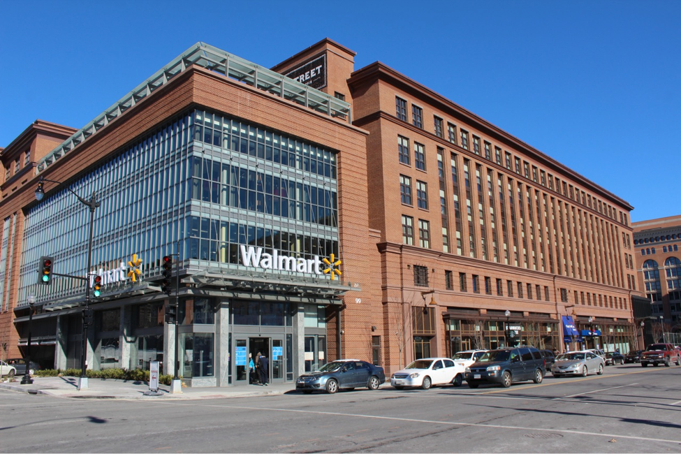 Walmart elimina mil puestos corporativos en Estados Unidos por la automatización y la inteligencia artificial.
