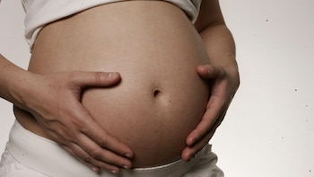 Desapego hacia el bebé y tristeza absoluta: la depresión posparto afecta a una de cada 15 mujeres