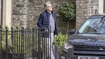 La Policía detiene al exembajador