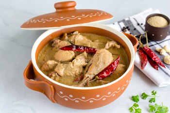 Pollo en salsa de anacardos