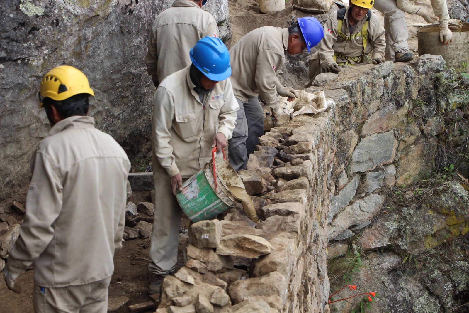 Puente Inca de Machupicchu reabre tras intervenir tramo afectado por filtraciones de agua, hundimiento y pérdida de estabilidad del camino