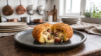 Receta de bomba de papas con queso y panceta, rápida y fácil