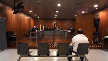 Policía dice que analizaron cientos de archivos con agresiones sexuales en la investigación del cura de Málaga