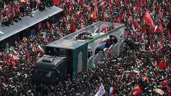 El régimen de Irán enterró a Ali Khamenei tras la nueva escalada de enfrentamientos con Estados Unidos