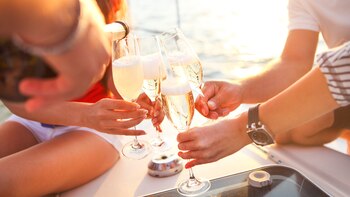 Contrario a la idea de