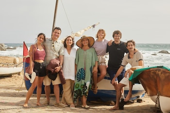 El elenco de 'Casa en