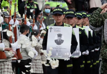 Más de 12 policías y