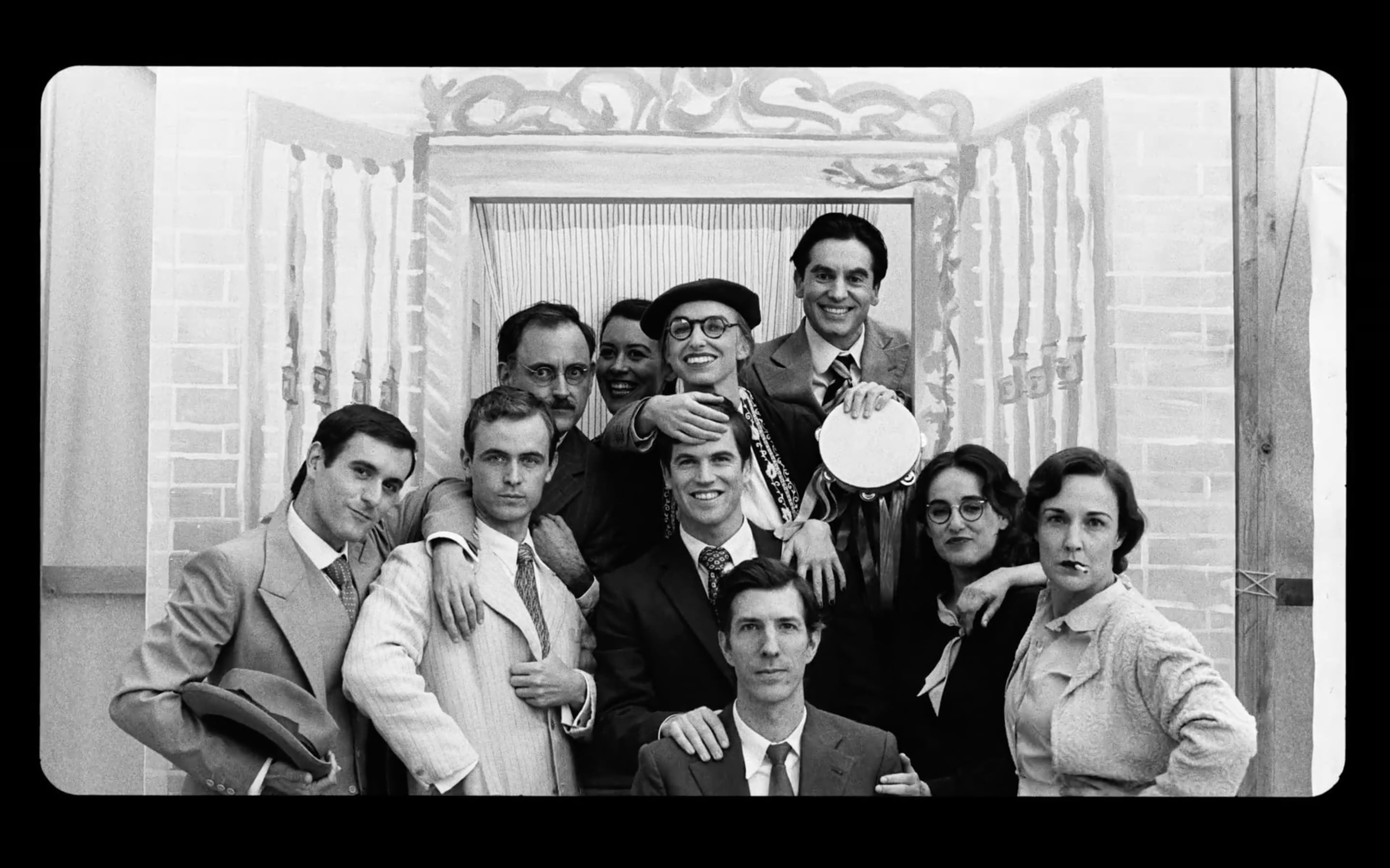 Alberto Cortés da vida a Federico García Lorca en la película.