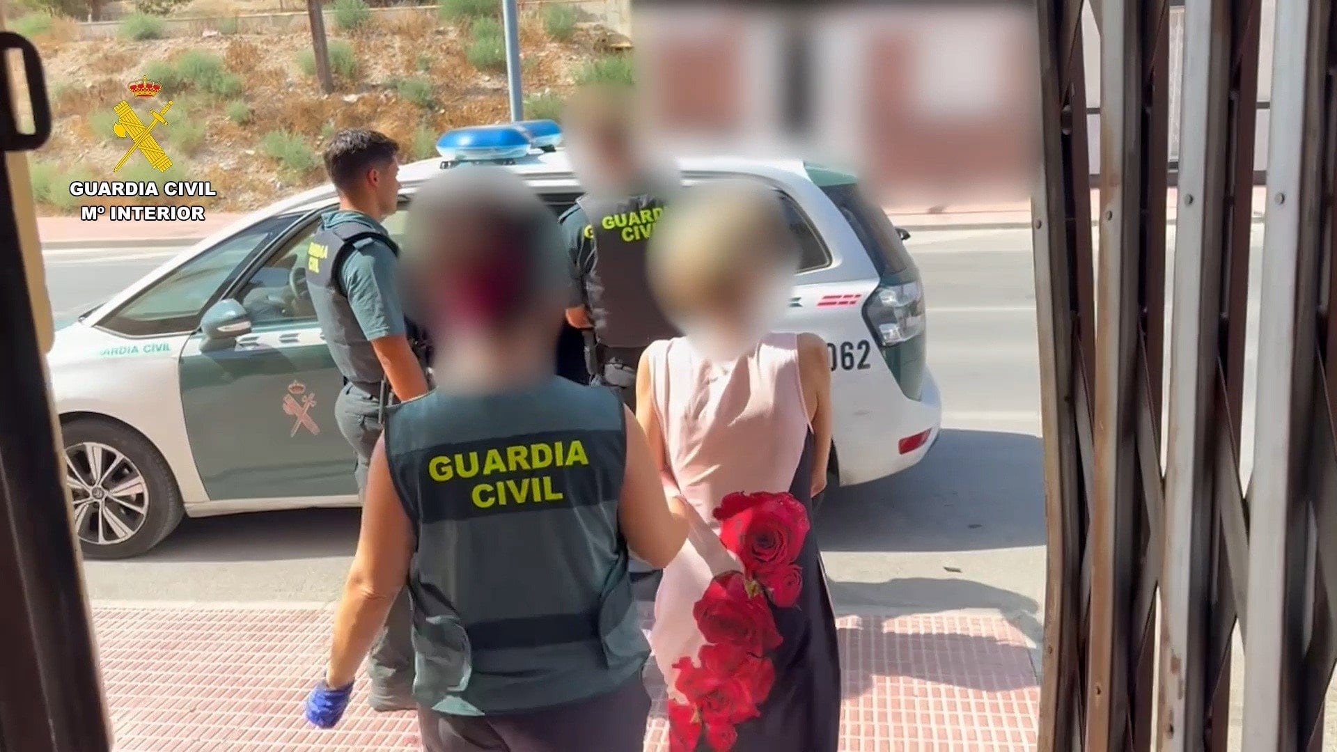 05/09/2026 La Guardia Civil libera en Alicante a dos mujeres y detiene a un matrimonio por trata de seres humanos.
La Guardia Civil ha liberado a dos mujeres víctimas de explotación sexual y ha detenido a un matrimonio de 59 y 66 años en Callosa de Segura (Alicante) por delitos de trata de seres humanos con fines de explotación sexual y detención ilegal, según ha informado este sábado.
ESPAÑA EUROPA MADRID SOCIEDAD
GUARDIA CIVIL