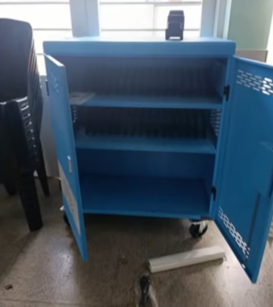 Docentes y auxiliares encontraron las instalaciones del Jardín 908 revueltas (Gentileza)