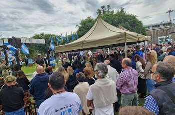 Veteranos, familiares de caídos y