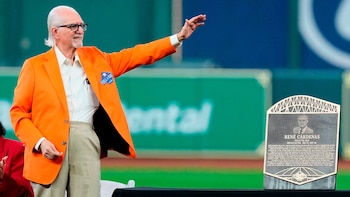 La voz que abrió las puertas del béisbol a los latinos: falleció René Cárdenas, pionero de las transmisiones en español