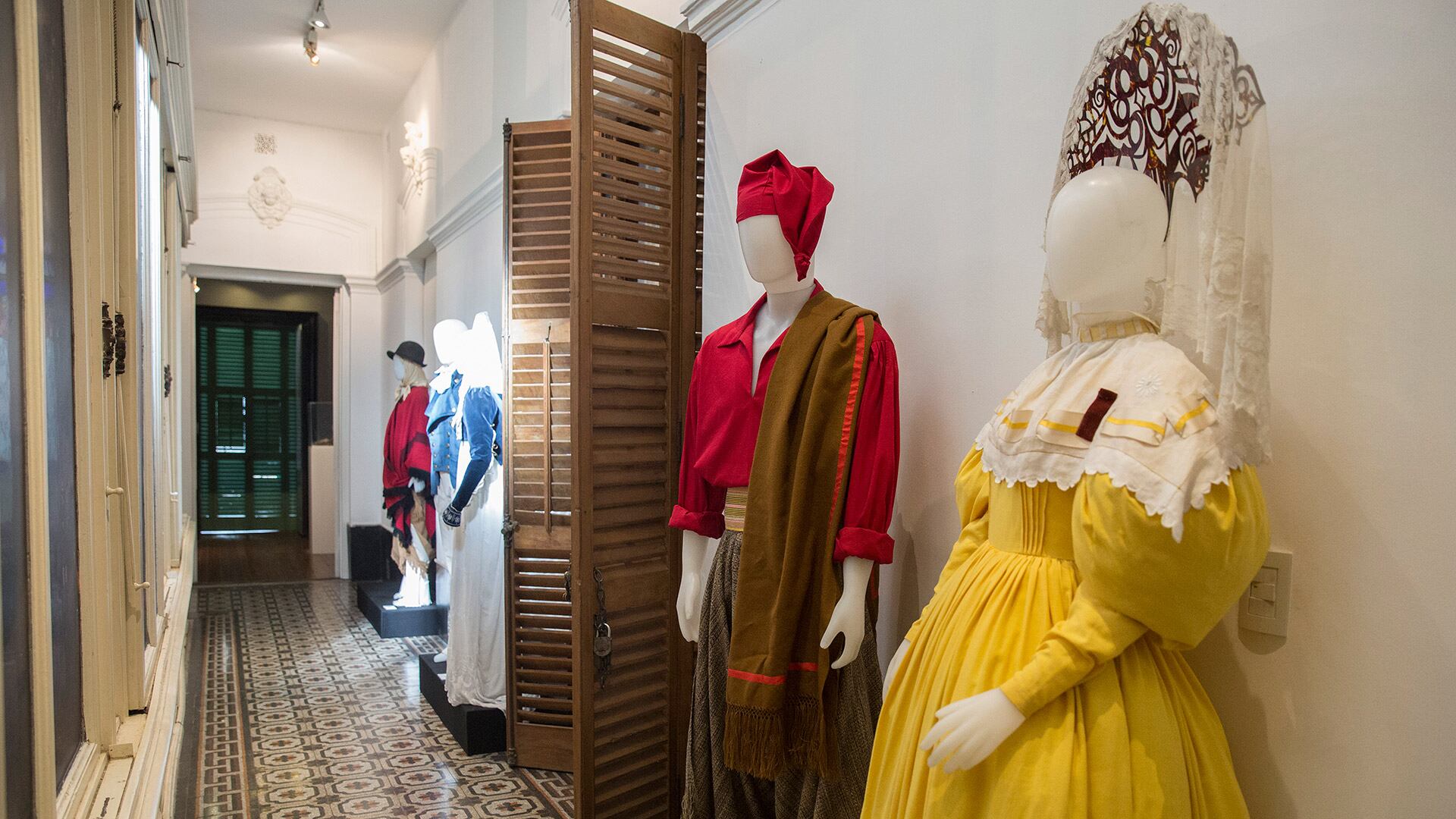 Postales de la moda en el país durante el 1800 (Secretaría de Cultura)